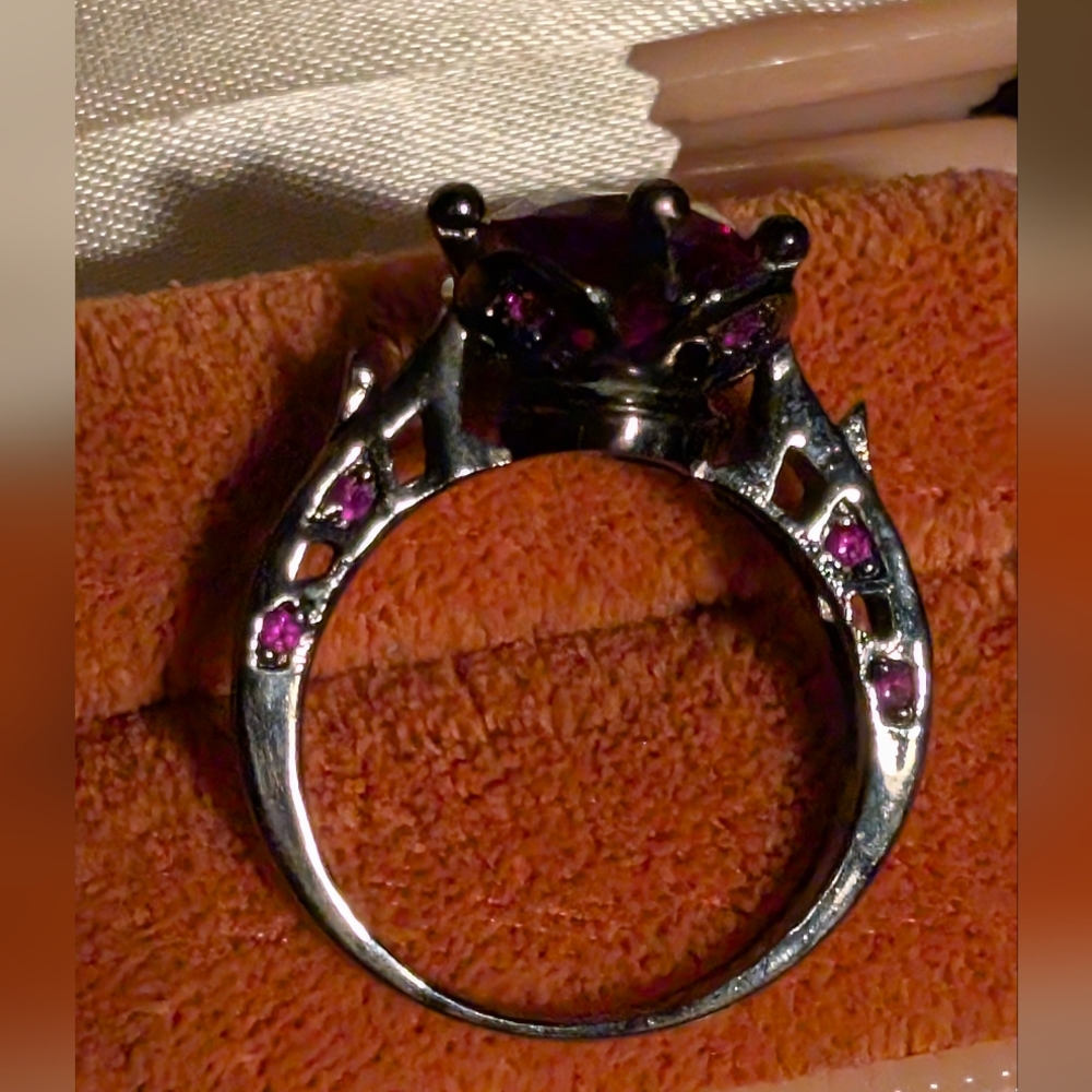 Unique Solitaire Black Gold Ruby Gemstone Ring 7 - image 5
